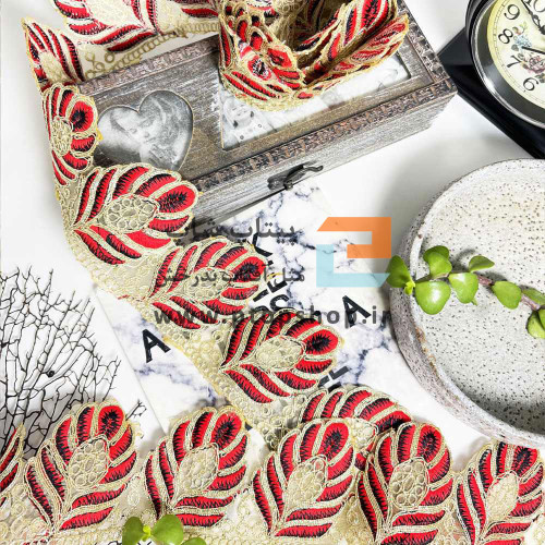 نوار خرج کار لمه دوزی با گلدوزی قرمز روی توری ارگانزا