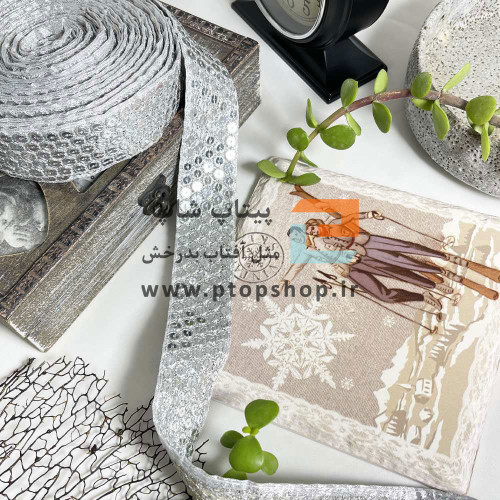 نوار خرج کار پولک دوزی شده روی زمینه دیسکویی نقره ای