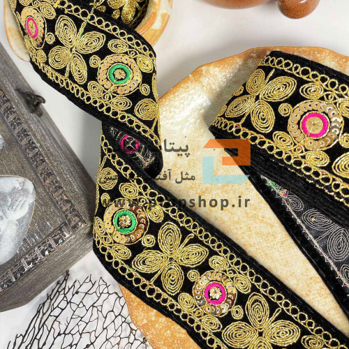 نوار خرج کار لمه و گلدوزی با پولک کاری روی زمینه مخمل مشکی