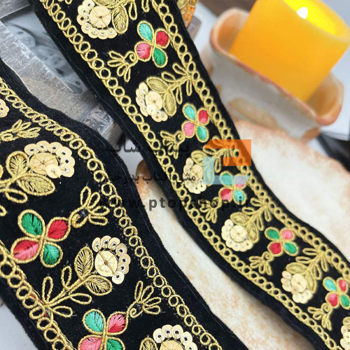نوار خرج کار لمه و گلدوزی با پولک کاری روی زمینه مخمل مشکی