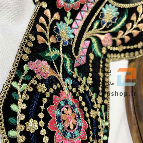 پنل مشکی مخمل گلدوزی