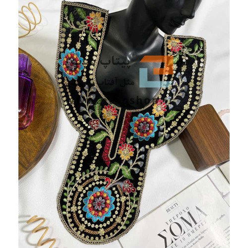 پنل مشکی مخمل گلدوزی