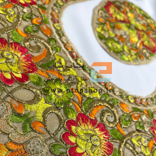 پنل پر کار گلدوزی و پولک کاری شده روی زمینه نباتی