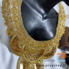 یقه آماده کار شده با پولک طلایی و لمه دوزی روی تور ارگانزا