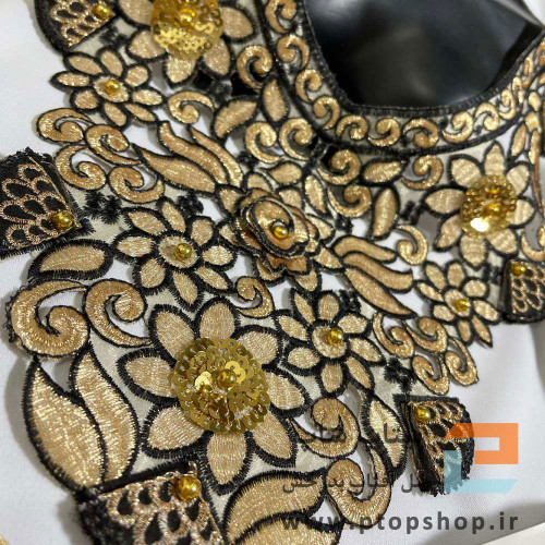 پنل گل برجسته دیزاین شده با مروارید طلایی و پولک روی توری ارگانزا