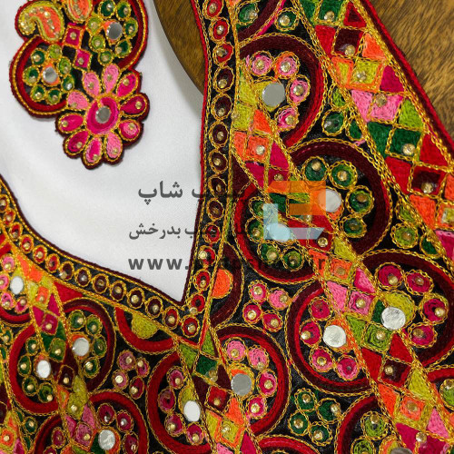خرجکار ست پنل سنتی آینه و نگین کاری شده همراه با نوار و اپلیکه 